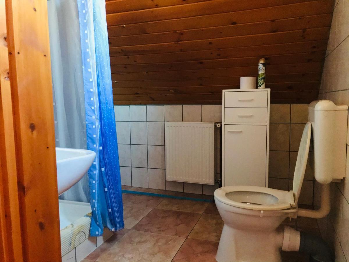 Lellei Pihenohaz Balatonlelle Villa Exterior foto