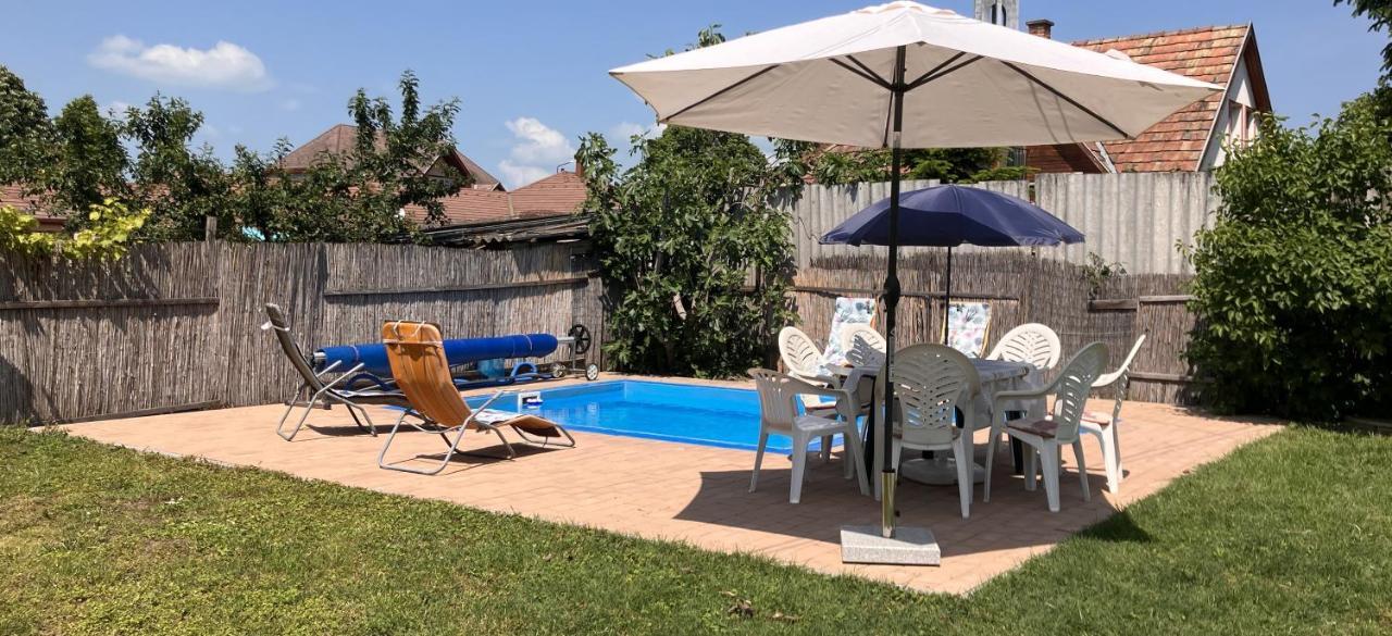 Lellei Pihenohaz Balatonlelle Villa Exterior foto