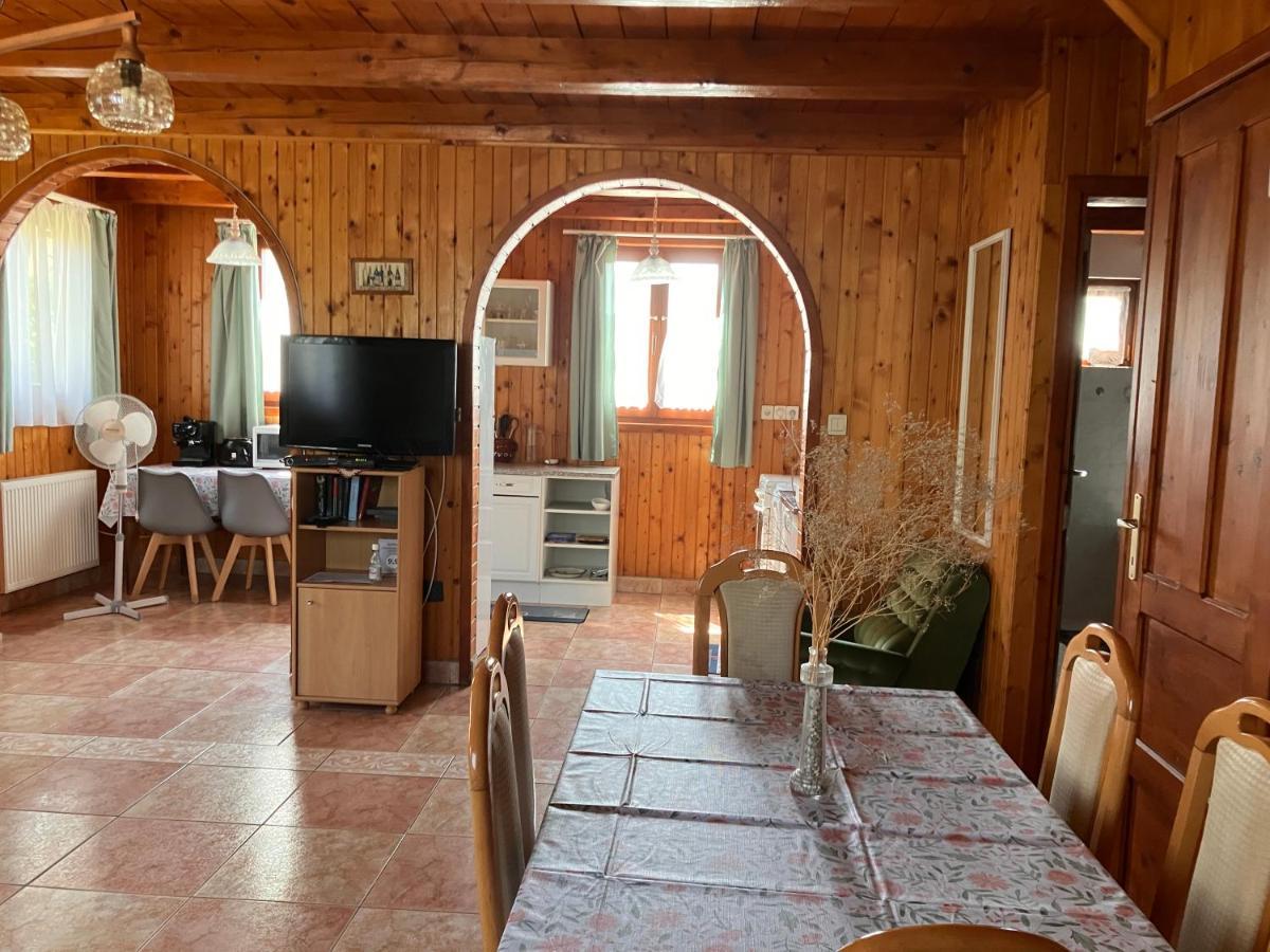 Lellei Pihenohaz Balatonlelle Villa Exterior foto