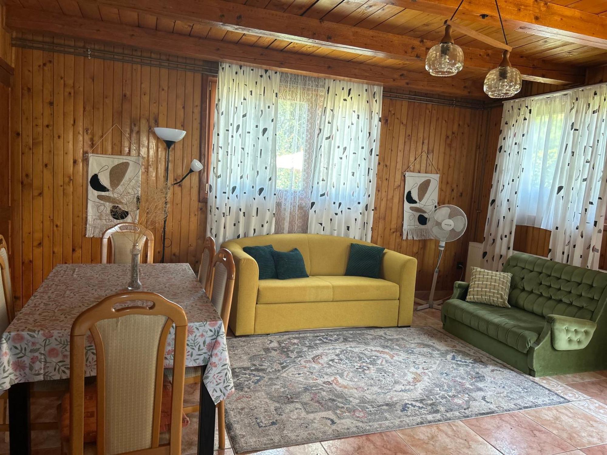 Lellei Pihenohaz Balatonlelle Villa Exterior foto