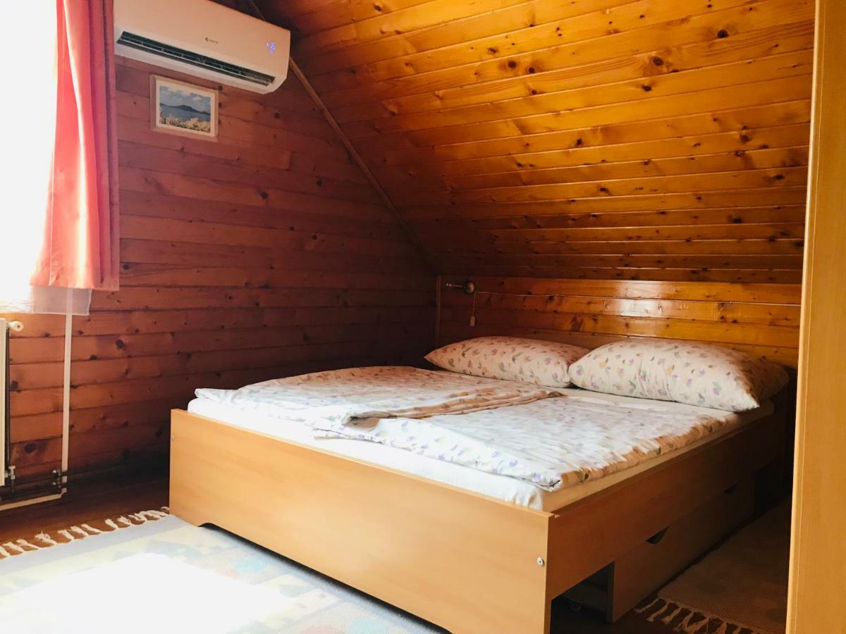 Lellei Pihenohaz Balatonlelle Villa Exterior foto